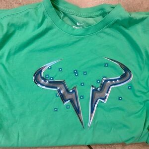 Men’s Nike Rafa Tennis T Shirt - size large - worn 2 times